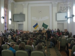 Самые умные школьники и студенты получили стипендию Михаила Добкина