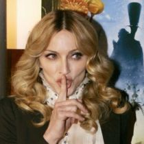 Ужос! Католики намерены глушить Мадонну