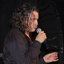 В Харькове Скрябин плакал от детского хора и целовался с поклонницами (ФОТО)