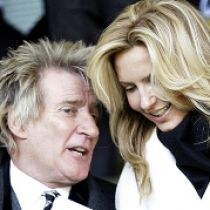 Род Стюард - отец-герой. Восемь детей, шутка ли?