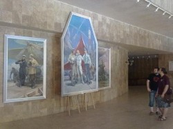 В ХНАТОБе выставили картину «три в одном»