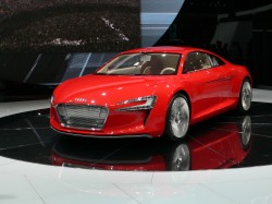 Audi готовит к выпуску первую партию электрических, спортивных суперкаров Audi R8 e-tron (ФОТО)