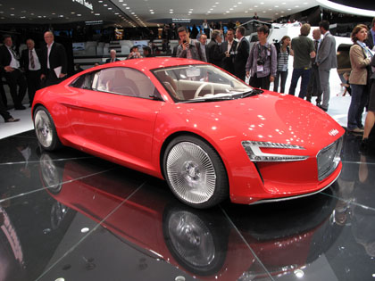 Audi готовит к выпуску первую партию электрических, спортивных суперкаров Audi R8 e-tron (ФОТО)