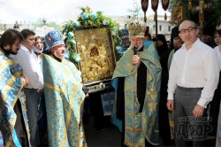 В Харьков прибыл оригинал чудотворной Федоровской иконы