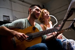 В арт-клубе PINTAGON «баловались» с кофе, зеленой лошадью и волшебниками