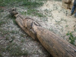 В парке «Юность» разукрасили замок