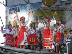В Малиновке девушки соревновались за звание самой красивой (ФОТО)