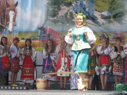 В Малиновке девушки соревновались за звание самой красивой (ФОТО)