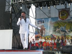 В Малиновке девушки соревновались за звание самой красивой (ФОТО)