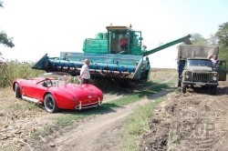 В Запорожской области появился раритетный родстер ручной работы (ФОТО, ВИДЕО)