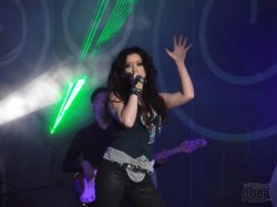 Многотысячная толпа Печенежского поля хором звала Ламу (ФОТО)