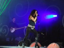 Многотысячная толпа Печенежского поля хором звала Ламу (ФОТО)