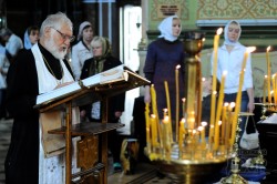 Церемония прощания с митрополитом Никодимом