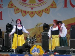 Народные звезды Харьковщины выступили на разогреве у Кричевского (ФОТО)