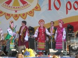 Народные звезды Харьковщины выступили на разогреве у Кричевского (ФОТО)