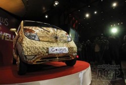 Золотая Tata Nano стоит дороже двух Bugatti Veyron