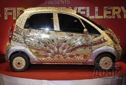 Золотая Tata Nano стоит дороже двух Bugatti Veyron