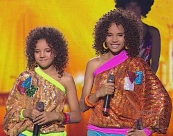 Жослин со своей сестрой Эвелин - девочки уже засветились на "Україна має талант" в прошлом году