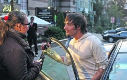 Козловский. Приехал к звезде, но напрасно — она его не приняла
Козловский. Приехал к звезде, но напрасно — она его не приняла