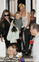 Анджелина Джоли привела детей в гости к Гвен Стефани