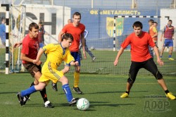 Музыканты обыграли писателей в футбол