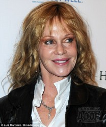 Жена Антонио Бандераса странно выглядит после пластики