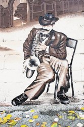 В Харькове появилась открытка в 18 метров. На ее создание ушло 45 литров краски