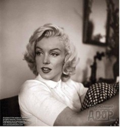 Эротика на костылях: редкие снимки Монро