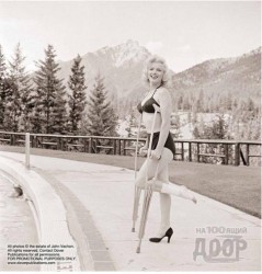 Эротика на костылях: редкие снимки Монро