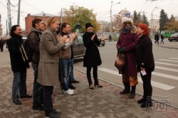 Харьковские актеры искали на улицах города настоящих героев