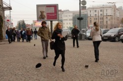 Харьковские актеры искали на улицах города настоящих героев