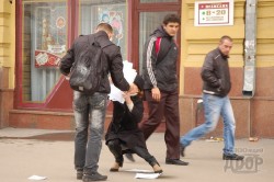 Харьковские актеры искали на улицах города настоящих героев