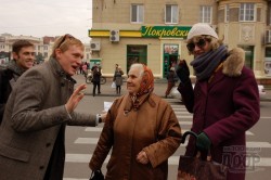 Харьковские актеры искали на улицах города настоящих героев