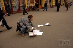 Харьковские актеры искали на улицах города настоящих героев