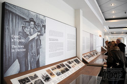 В АВЭКе открылвсь выставка "Холокост от пуль"