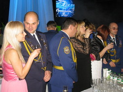 Офицерский бал в Харькове: Литвинов и Яма всех отправляли в Ялту
