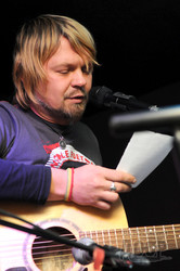 Саша Растич выступил в «Агате»