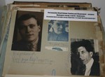 Харьковчанка нашла фотоальбом актрисы театра «Березіль» под полом своей квартиры