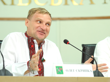 Олег Скрипка: «Мрію аби писанки і вишиванки замінили іржаві воєнні машини назавжди…»