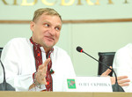 Олег Скрипка: «Мрію аби писанки і вишиванки замінили іржаві воєнні машини назавжди…»