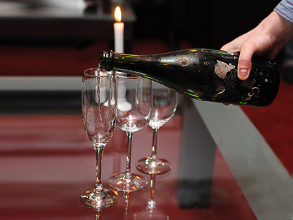 В In Vino дегустировали вино со дна моря