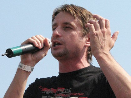 Жадан презентует лирическую книгу о непобедимых героях