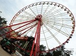 Все аттракционы в парке Горького уже установлены