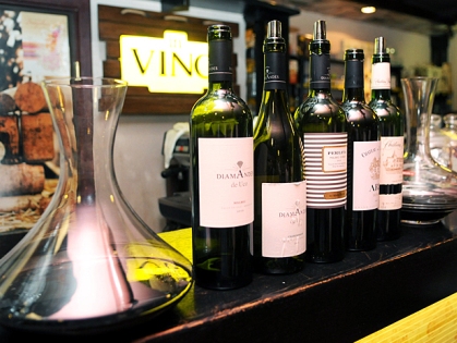 Бриллианты в бокале: Виноделы из Франции провели дегустацию в салоне In Vino
