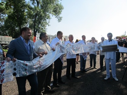 Как на Свадьбе в Малиновке устанавливали рекорд Украины (ФОТО)