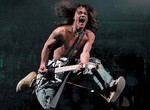 Журнал Guitar World составил рейтинг лучших гитаристов всех времен