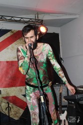 Адская жара от «не мертвых» парней из группы Dead Boys Girlfriend