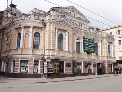 Театр Шевченко приготовил премьеру о судьбе королевы красоты