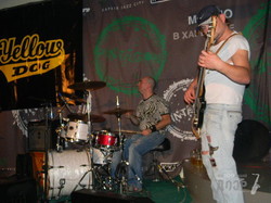 Yellow Dog «порвали» публику Pintagona