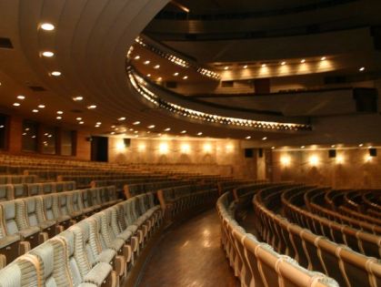 В ХАТОБе подготовили 8 новогодних спектаклей для детей